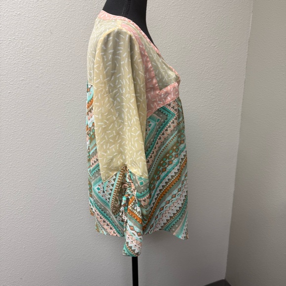 Umgee Boho Blouse L Tan Peach Green Tribal Print Sheer Sleeve Top Chic - Picture 7 of 10